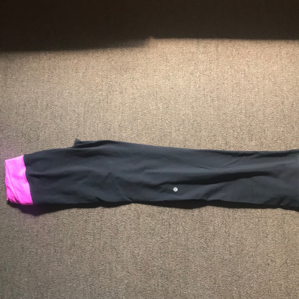 Black lulu lemon yoga pants, size 6
